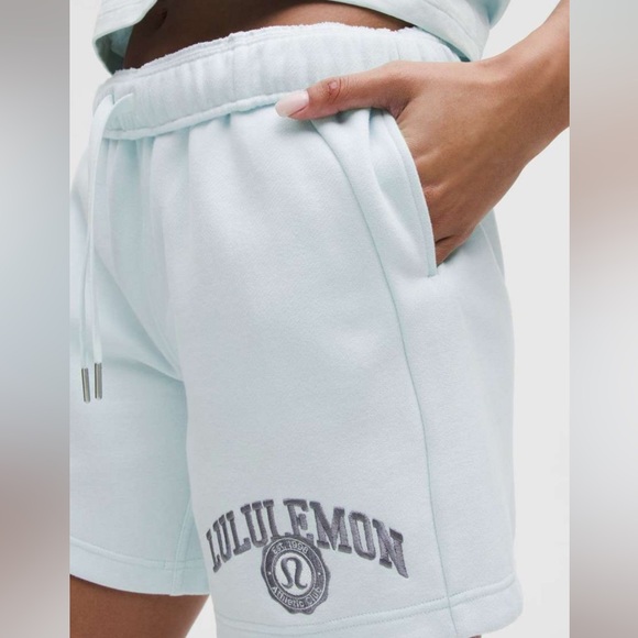 lululemon Oversize athletica BlueShorts Lightweight Elastic Waist